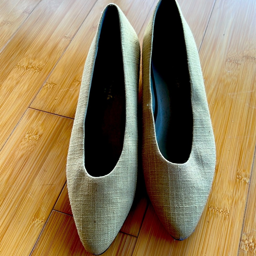 Protege linen pumps size 9